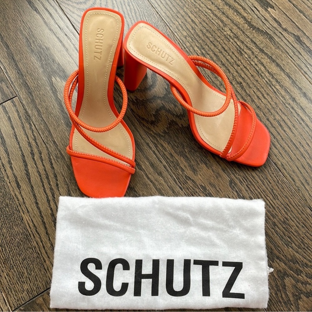 Schutz Chessie Nappa Leather Sandal Size 9